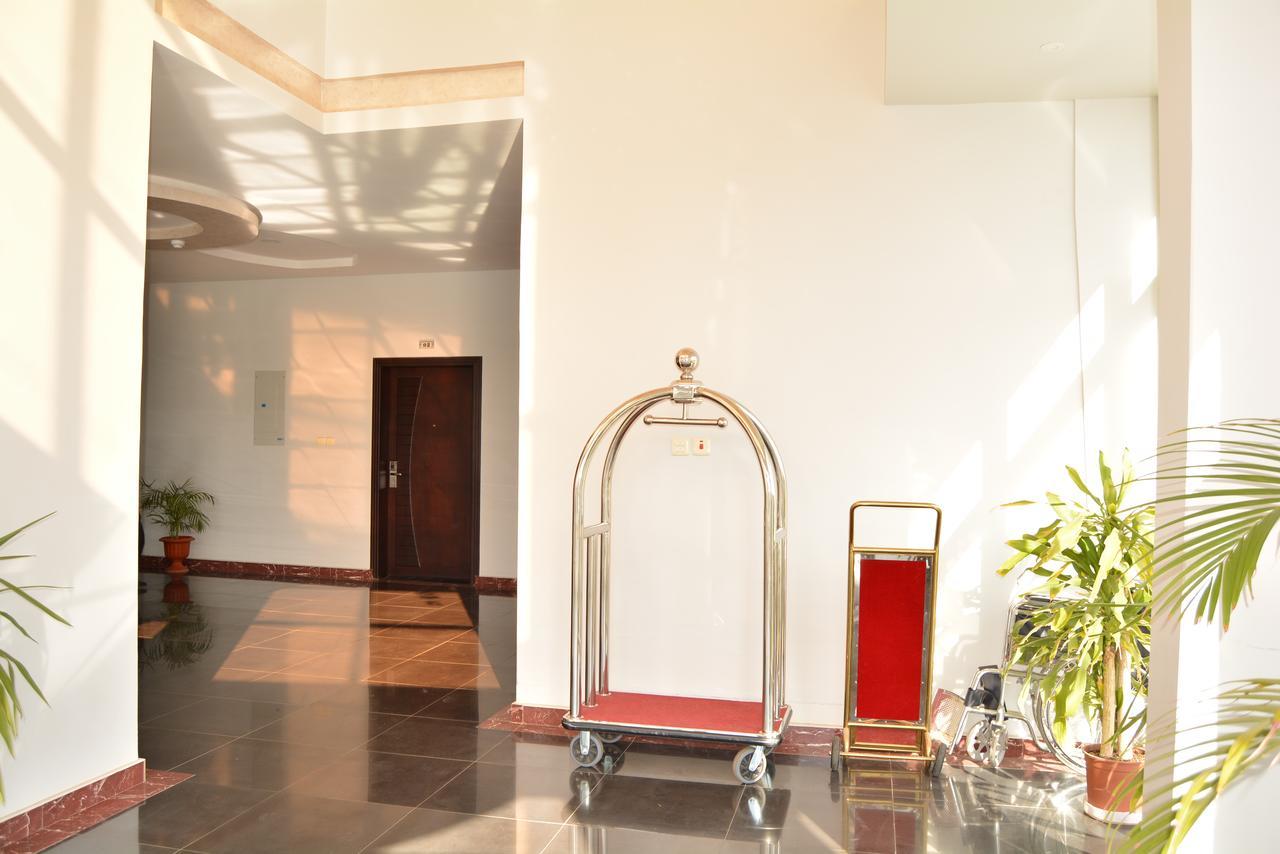 Orient House Aparthotel Хаил Екстериор снимка