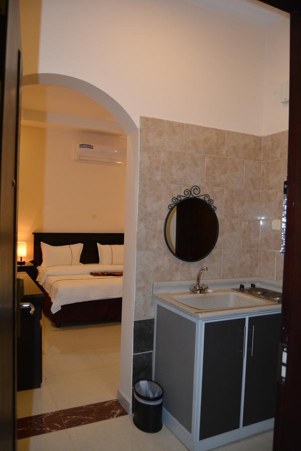 Orient House Aparthotel Хаил Екстериор снимка