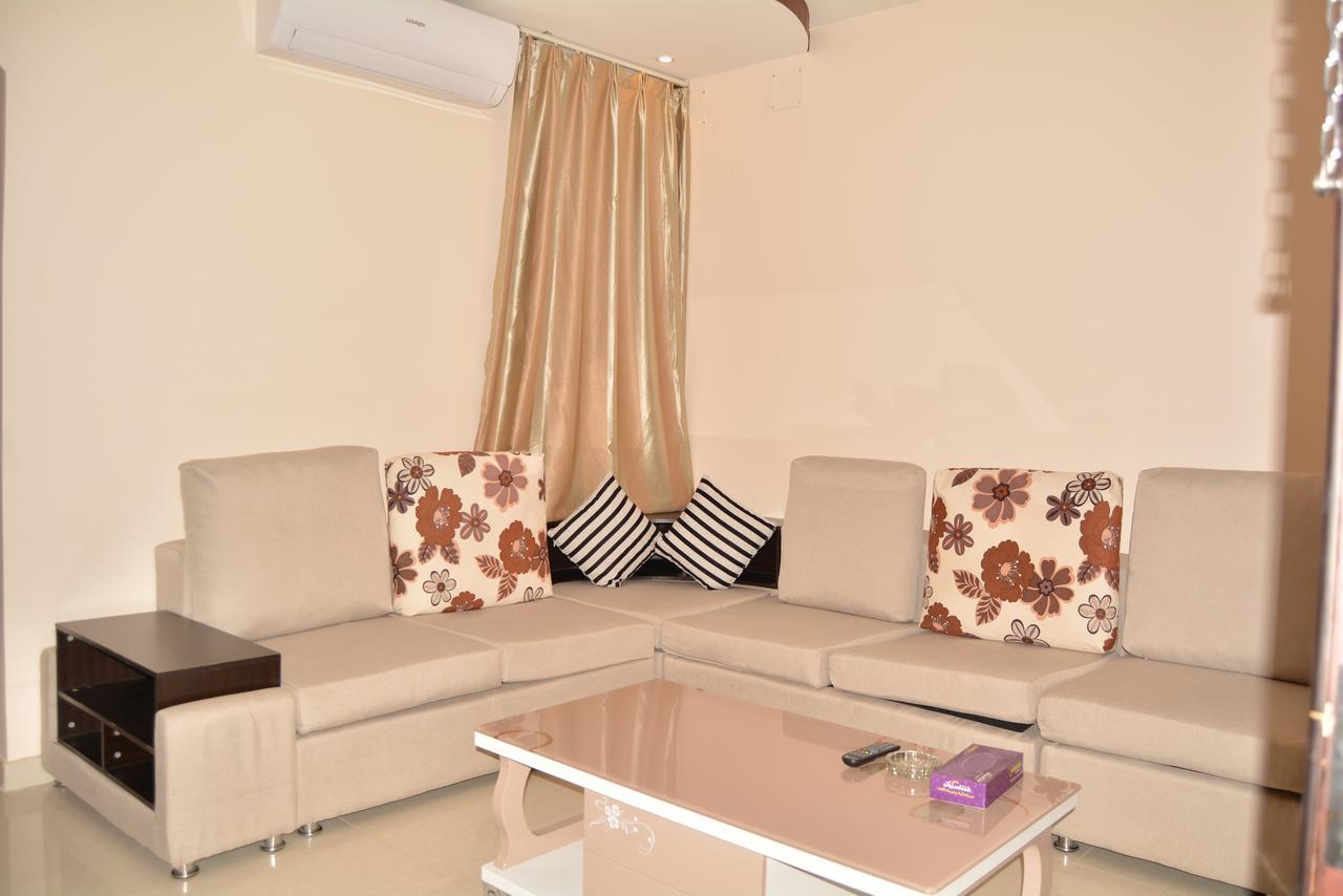 Orient House Aparthotel Хаил Екстериор снимка